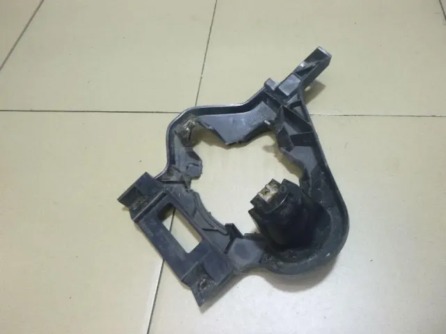Кронштейн фары противотуманной левой для  Chery Amulet (A15) 2006-2012