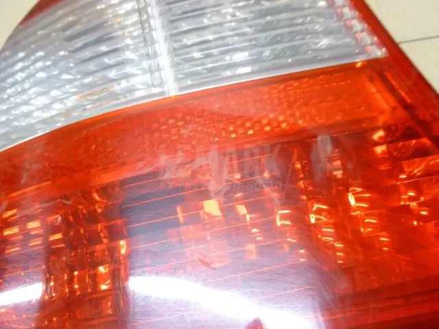 Фонарь задний левый для  Cadillac Escalade II 2000-2006