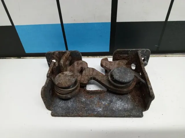 Замок капота для  Chrysler Sebring/Dodge Stratus 2001-2007