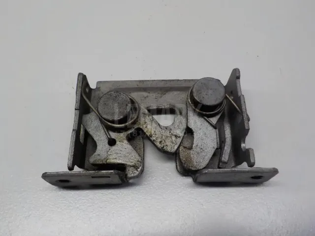 Замок капота для  Chrysler Sebring/Dodge Stratus 2001-2007