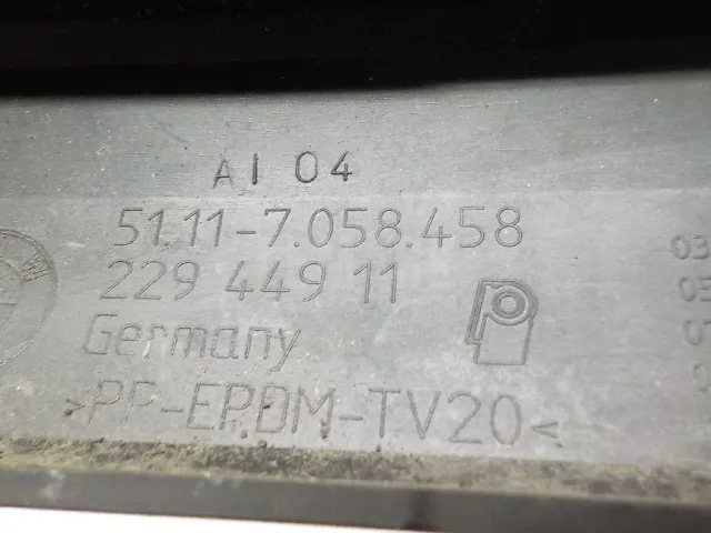 Молдинг переднего бампера правый для  BMW Z4 E85/E86 2002-2008