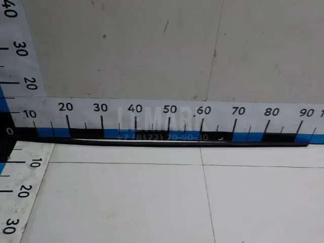 Накладка стекла заднего левого