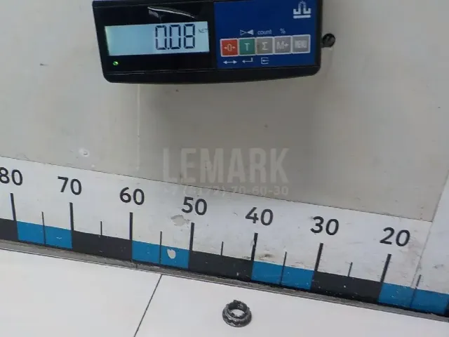Гайка задней ступицы