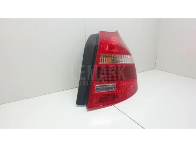 Фонарь задний правый для  GM Pontiac Vibe 2002-2007
