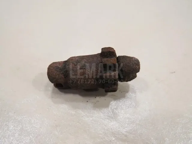 Винт регулировки колодок ручного тормоза