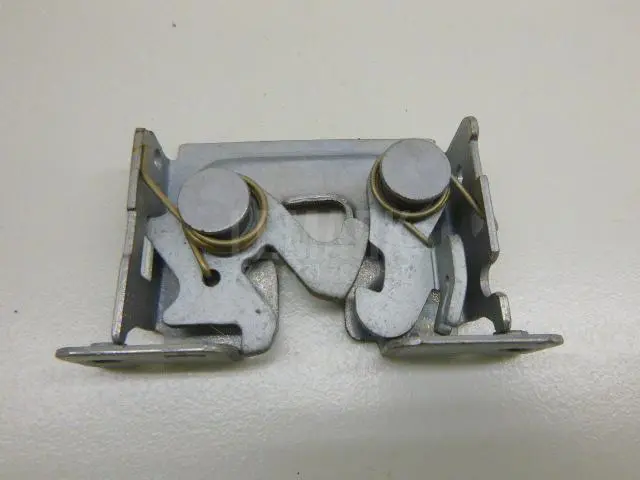Замок капота для  Chrysler Sebring/Dodge Stratus 2001-2007
