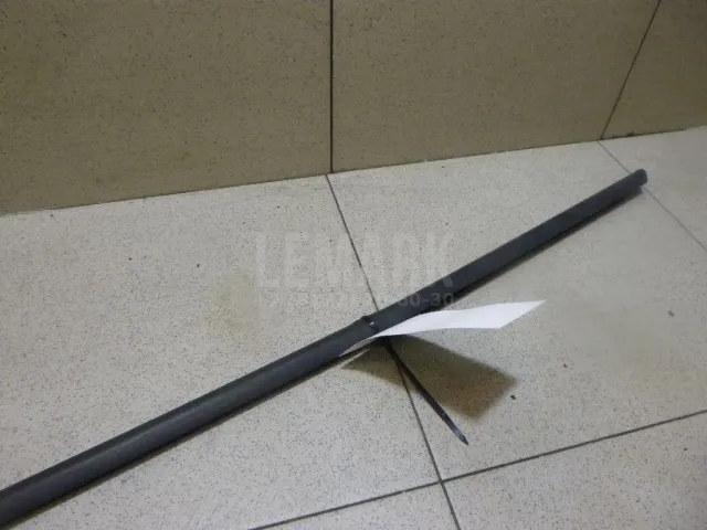 Накладка стекла заднего левого