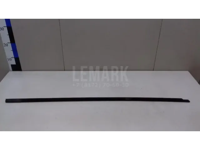 Накладка стекла заднего левого