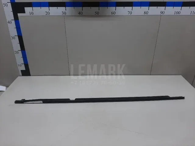 Накладка стекла заднего левого