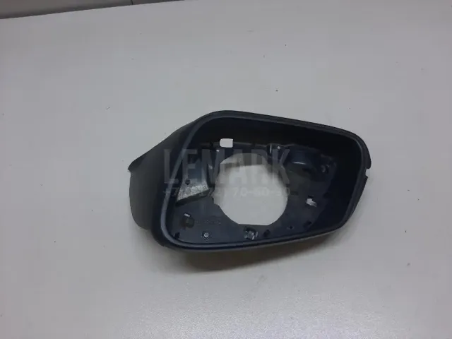 Рамка зеркала левого для  BMW 5-serie G30/G31/F90 2017-2023