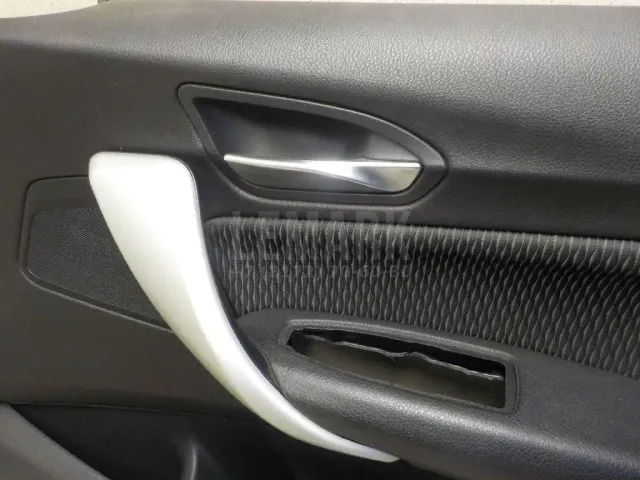 Обшивка двери передней правой для  Ford Ranger 2006-2012