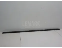 Накладка стекла заднего левого