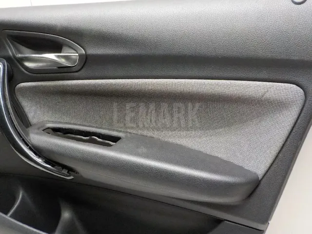 Обшивка двери передней правой для  Honda Accord VII 2003-2008