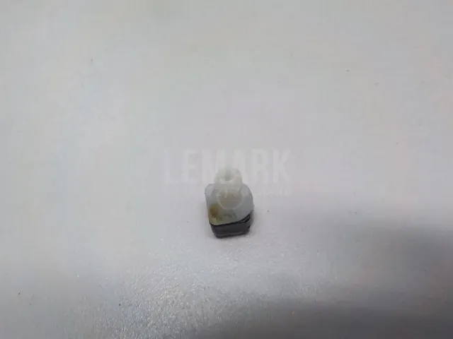 Штуцер трубки омывателя