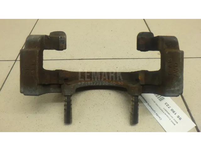 Скоба суппорта переднего