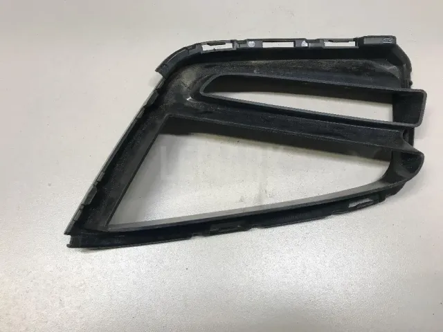 Решетка в бампер правая для  Chrysler Sebring/Dodge Stratus 2001-2007