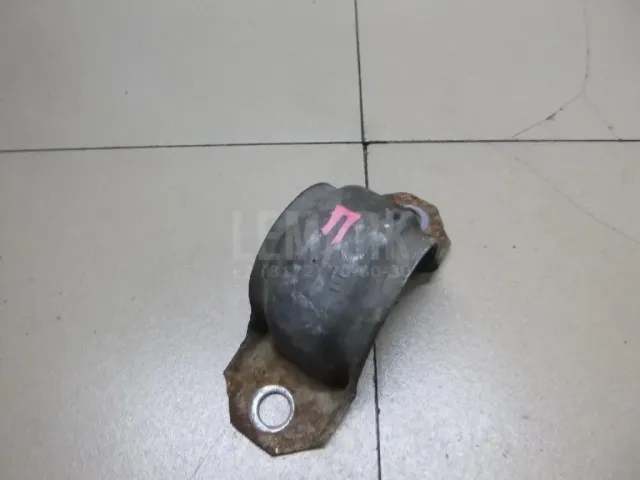 Кронштейн крепления переднего стабилизатора для  Chery Amulet (A15) 2006-2012