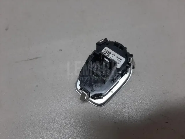 Кнопка запуска двигателя