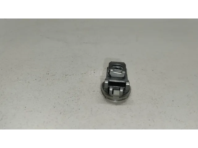 Крепеж фары для  Aurus