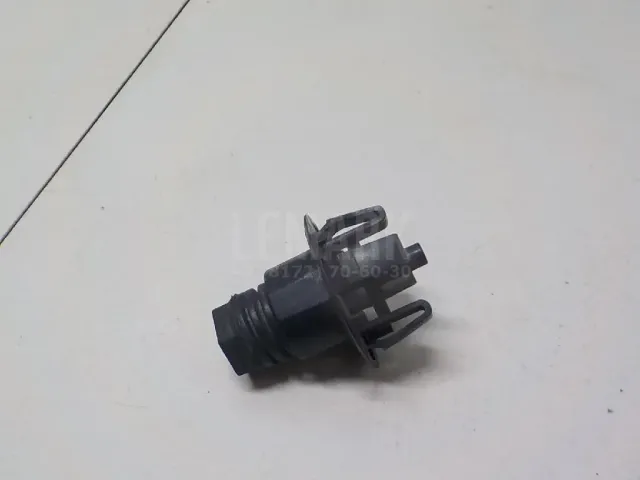Отбойник капота