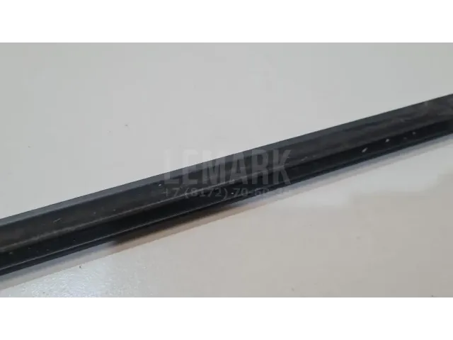 Накладка стекла переднего левого для  Audi 80/90 [B2] 0-1986