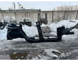 Порог со стойкой правый