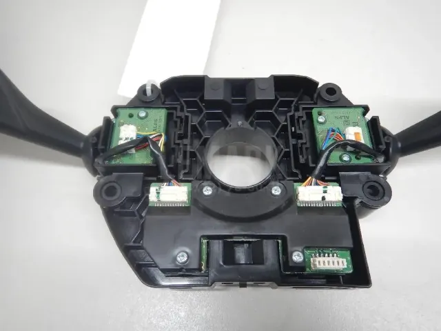 Переключатель подрулевой в сборе для  BMW X3 E83 2004-2010