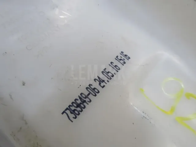 Бачок омывателя лобового стекла