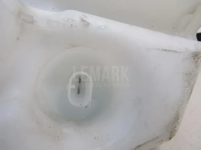 Бачок омывателя лобового стекла