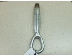 Крюк буксировочный