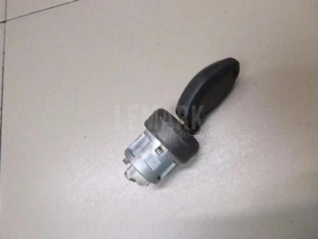 Вставка замка зажигания