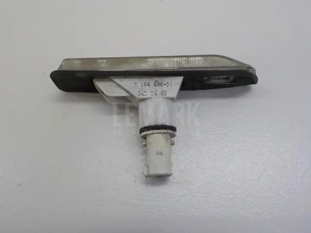 Повторитель на крыло правый белый для  BYD Flyer 2005-2008
