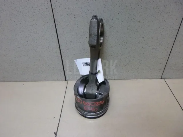 Поршень с шатуном