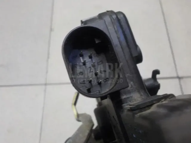Замок двери задней правой