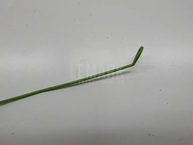 Трос лючка бензобака