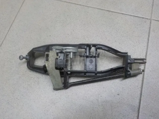 Кронштейн ручки для  Audi A6 [C6,4F] 2004-2011
