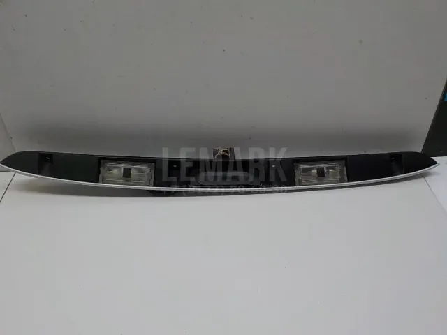 Накладка крышки багажника