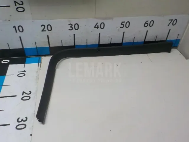 Обшивка двери багажника