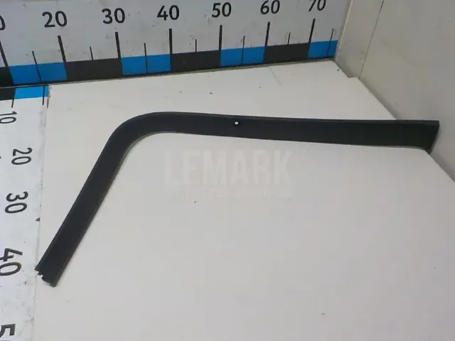 Обшивка двери багажника