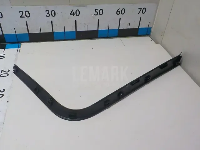 Обшивка двери багажника