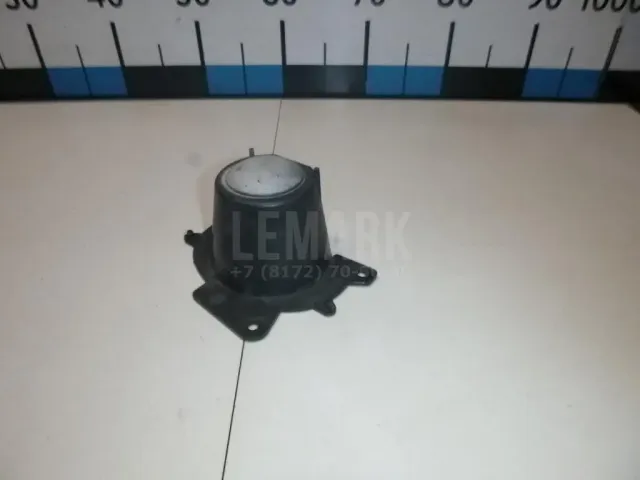 Рамка противотуманной фары правой для  Ford Kuga 2008-2012