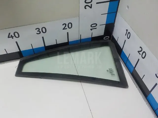 Стекло двери задней левой (форточка) для  BMW X5 E53 2000-2007