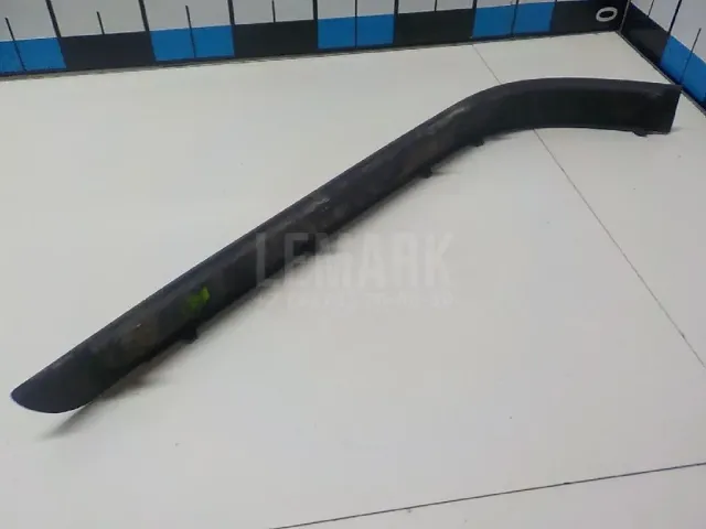 Молдинг заднего бампера правый для  BMW 1-serie E82/E88 2007-2013