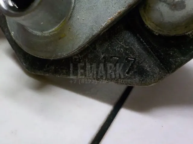 Ответная часть замка багажника