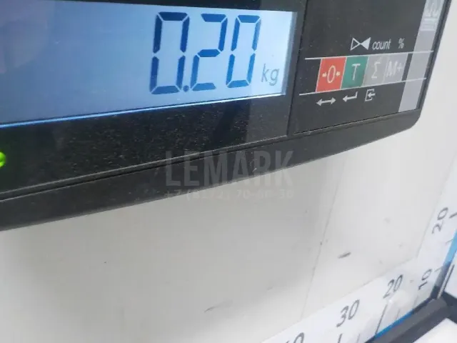 Накладка стекла переднего левого