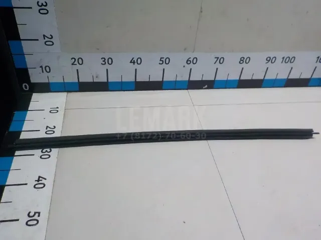 Накладка стекла переднего левого
