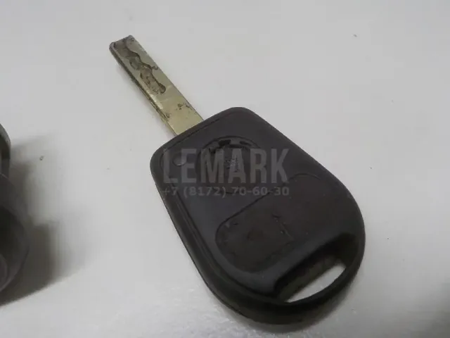 Вставка замка зажигания с ключом