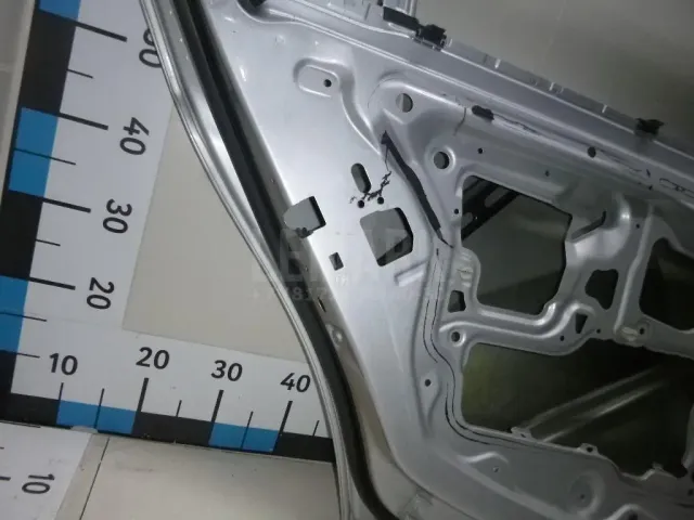 Дверь задняя левая