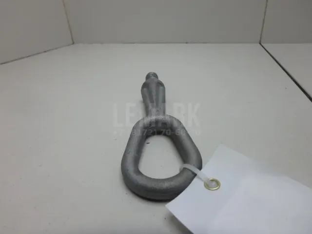 Крюк буксировочный
