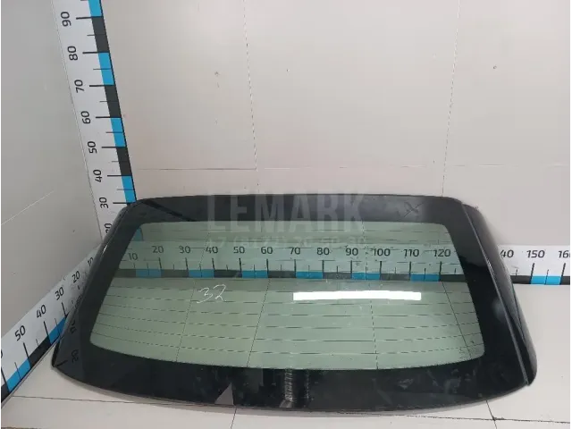 Стекло заднее